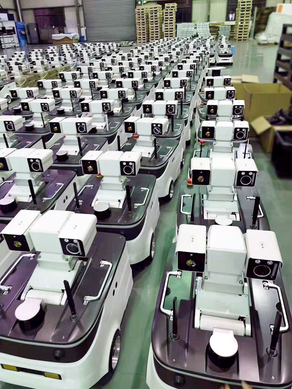 Batch assembly of industrial PTZ cameras at the JECSC production facility